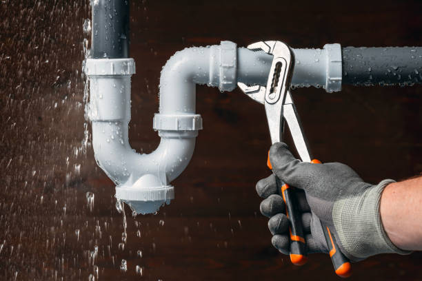 Professional Leak Detection technician working in Cameron, OK